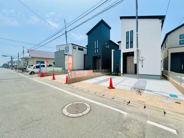 高崎市浜尻町の前面道路含む現地写真|駐車スペース２台以上可♪車の通りも少なく駐車も楽々♪