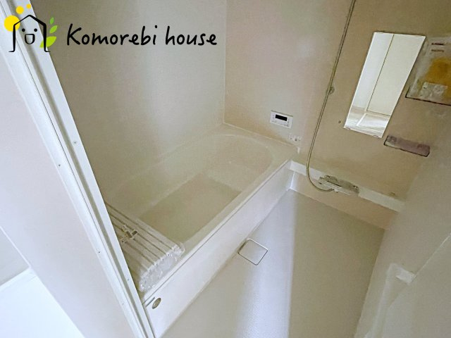 桶川市上日出谷　3期　新築一戸建て　ずっとプラス　01の浴室|暖房・乾燥・換気が一体になった多機能浴室で、一年を通して快適に使えるのが魅力。冬は暖房であたたかく、雨の日は乾燥が洗濯物をしっかり乾かしてくれます。