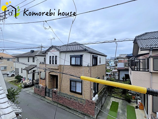 桶川市上日出谷　3期　新築一戸建て　ずっとプラス　01の展望|周囲に建物はありますが、採光を遮ることが少なく、自然光がたっぷり入る心地よいバルコニーです。