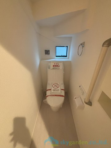 平塚市中里5期　新築戸建　全2棟2号棟のトイレ