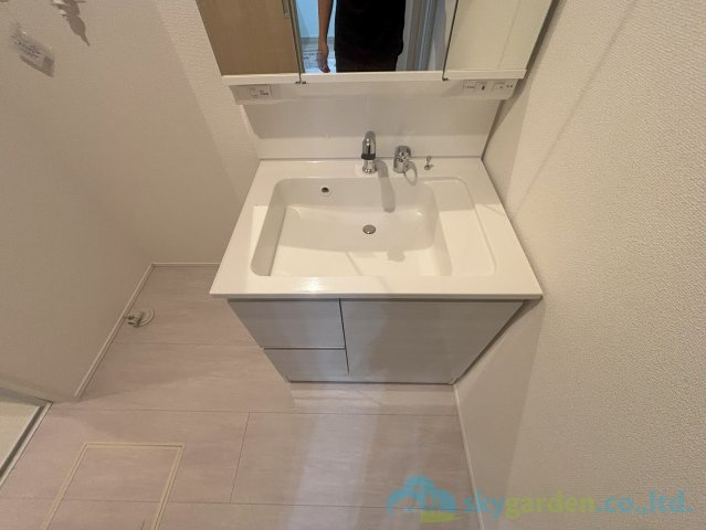 平塚市中里5期　新築戸建　全2棟2号棟の独立洗面台