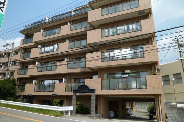 メゾン三田赤坂の外観
