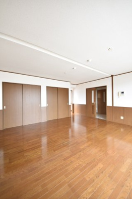 【居間・リビング】 | メグロ山手ビルディング