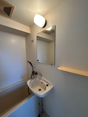 ハイツ輝の洗面所|広い洗面スペース