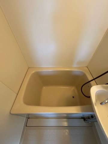 ハイツ輝の浴室|コンパクトで使いやすいお風呂です