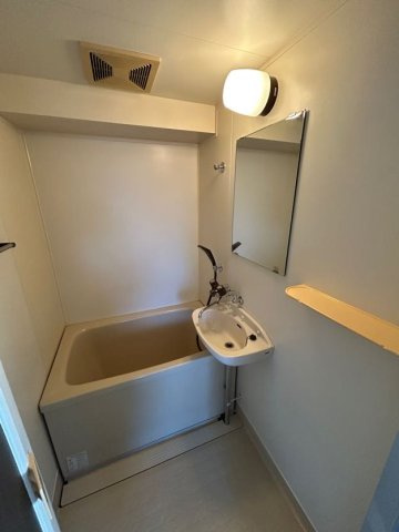 ハイツ輝の浴室|お風呂で日々の疲れを落としましょう