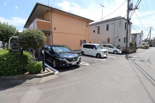 アメージング Aの駐車場