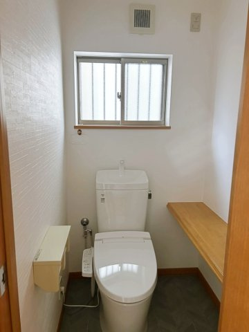 和泉市池田下町　中古建てのトイレ