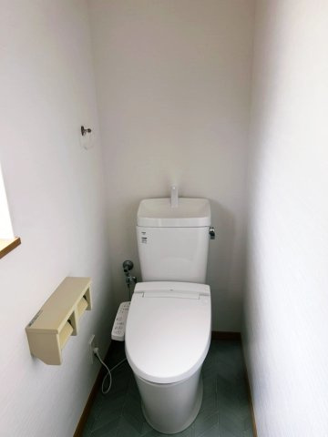 和泉市池田下町　中古建てのトイレ