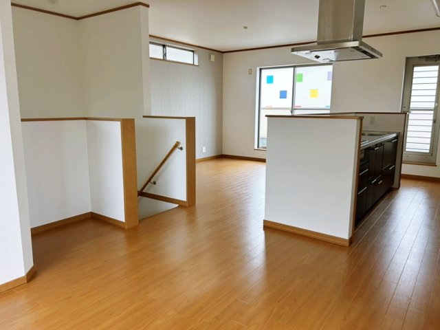 和泉市池田下町　中古建ての居間・リビング