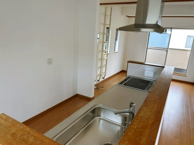 和泉市池田下町　中古建てのキッチン