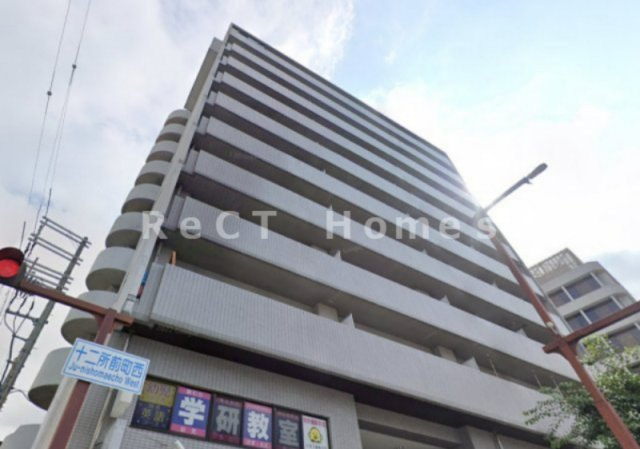 大栄・十二所前レジデンスの外観