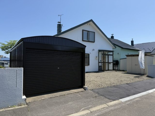 網走市潮見11丁目戸建の駐車場