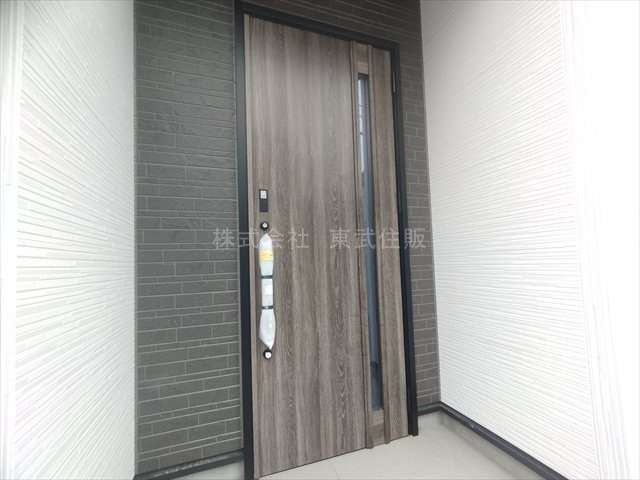 【玄関】 | 川越市宮元町4期　全10棟　9号棟 | 明るい玄関です