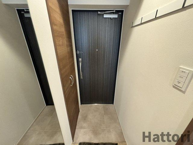 エメルミナ豊中岡町の玄関