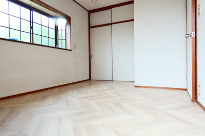 【洋室】 | 草花戸建て | 5.5帖洋室
