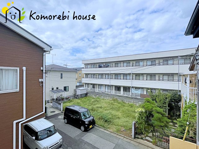 桶川市末広　1期　新築一戸建て　ずっとプラス　01の展望|高い建物に囲まれないため、バルコニーからの眺望は開放的。朝日や夕焼けの美しさを日々感じられる、心が落ち着く景色が広がります。