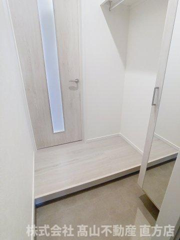 直方市神正町のアパートの玄関