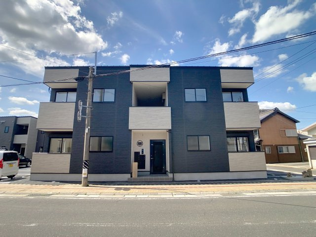 直方市神正町のアパート