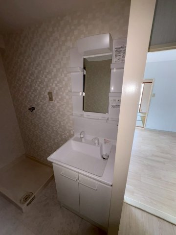 惣町サンハイツの洗面所|スペースが確保できる洗面所です