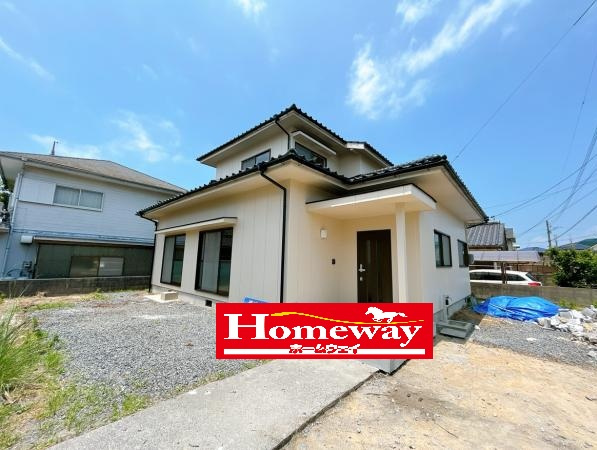【外観】 | 仲介手数料無料！本山小学校に通えるリフォーム済み中古住宅　山陽小野田市大字小野田 | かわいいお家になって誕生しました
