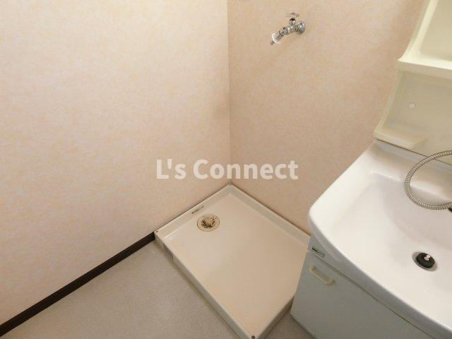 【設備】 | ウエスト7泉 | 室内洗濯機置き場には排水パン付き。