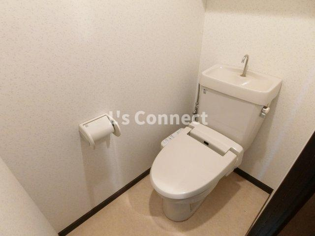 【トイレ】 | ウエスト7泉 | 温水洗浄便座付きのトイレ。