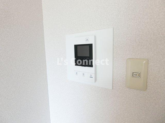 【セキュリティ】 | ウエスト7泉 | 突然の来客時もＴＶモニターホンでしっかり確認。