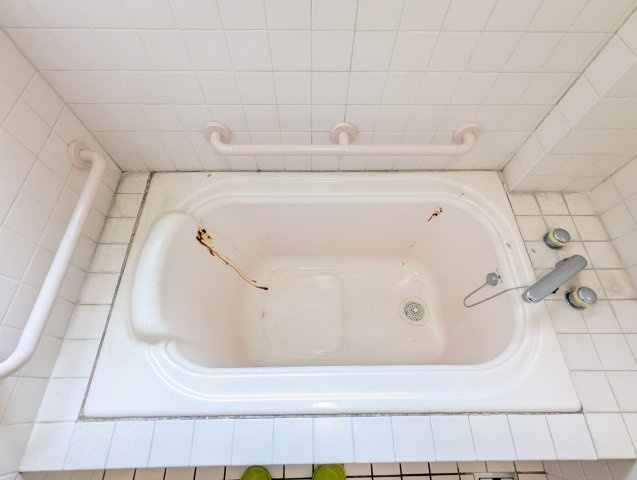 首里石嶺町中古戸建ての浴室