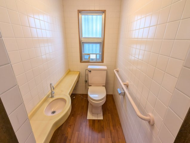 首里石嶺町中古戸建てのトイレ