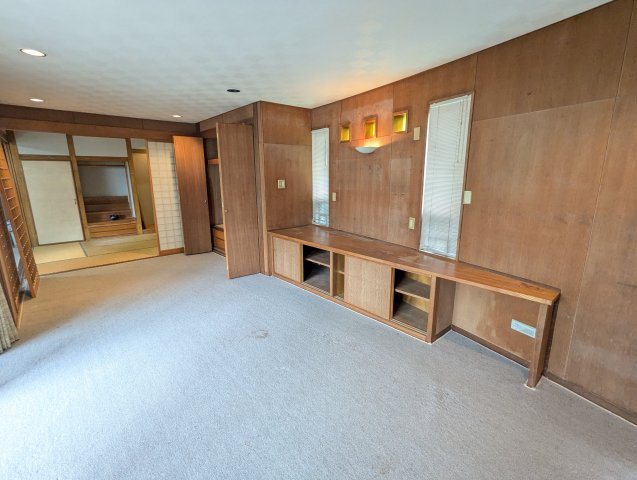 首里石嶺町中古戸建ての洋室