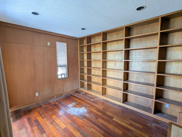 首里石嶺町中古戸建ての洋室|2F洋室
