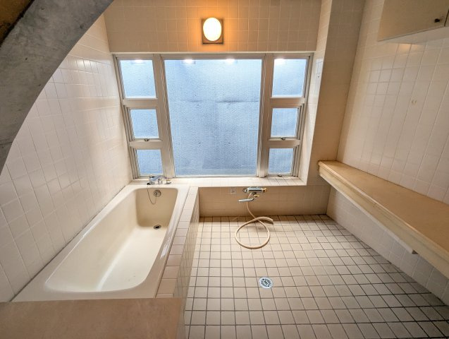 首里石嶺町中古戸建ての浴室|2Fお風呂