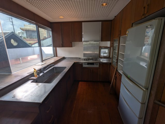 首里石嶺町中古戸建てのキッチン