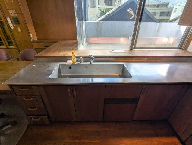 首里石嶺町中古戸建てのキッチン