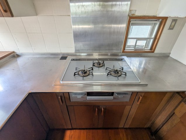 首里石嶺町中古戸建てのキッチン