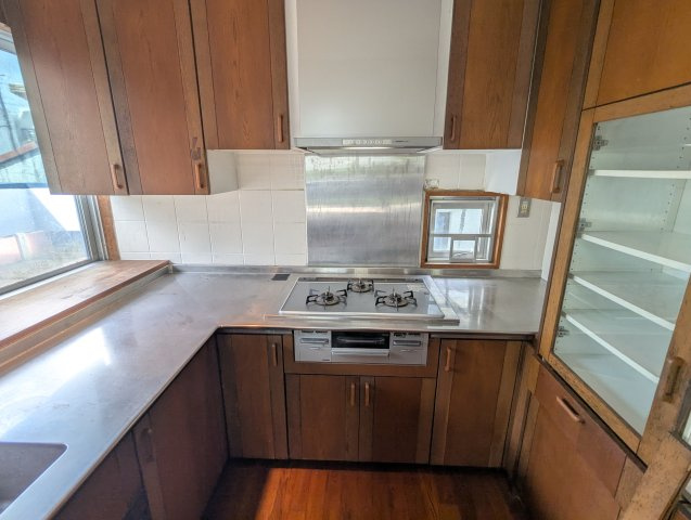 首里石嶺町中古戸建てのキッチン