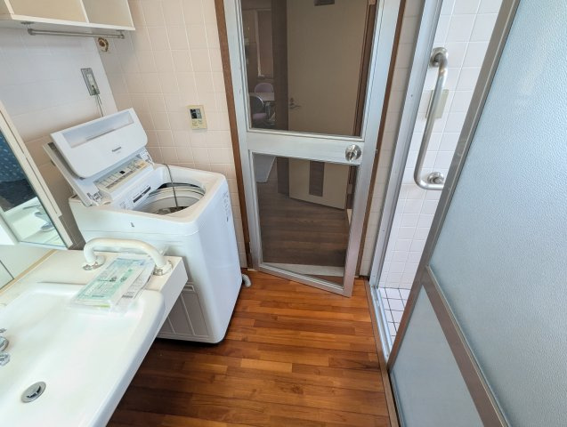 首里石嶺町中古戸建ての脱衣所