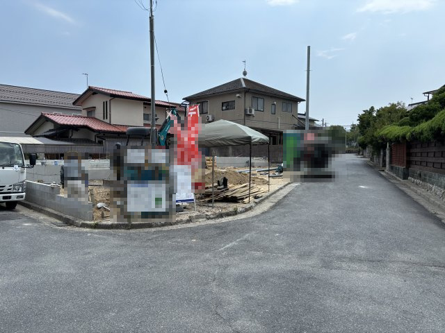 新築戸建　伴東8丁目（1号棟／2号棟）の前面道路含む現地写真