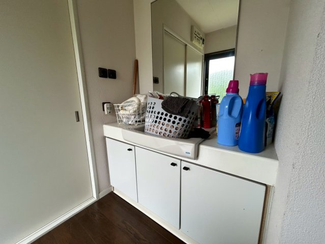 北今泉戸建ての独立洗面台