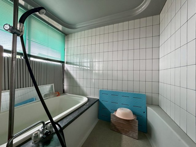 北今泉戸建ての浴室