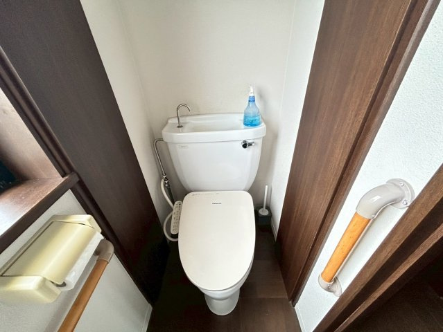 北今泉戸建てのトイレ