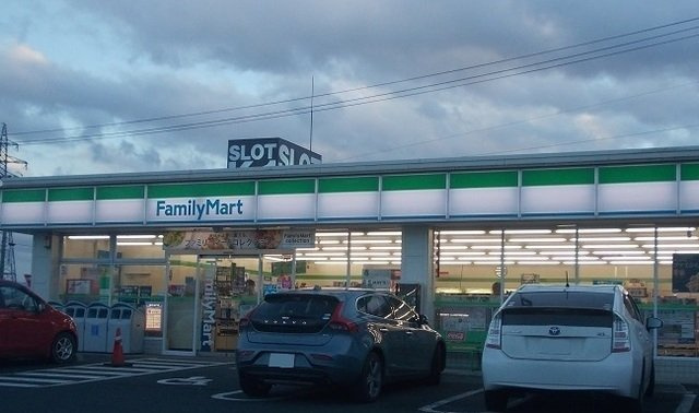 シティハイツ矢吹の周辺|ファミリーマート福島成川店まで220m