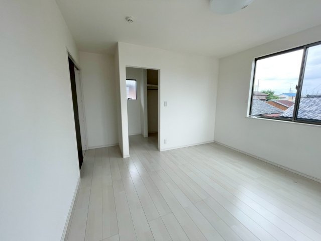 【洋室】 | 太田市藤久良町中古住宅