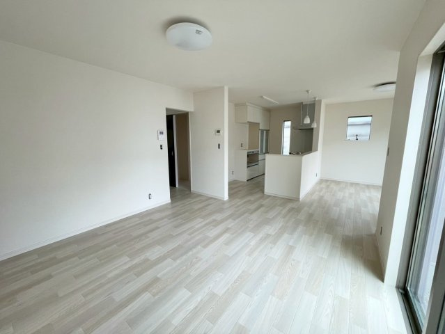 【居間・リビング】 | 太田市藤久良町中古住宅