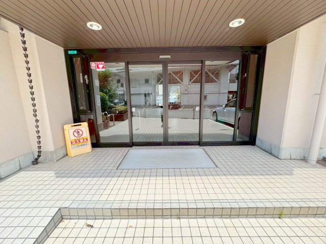 レック淀川のエントランス