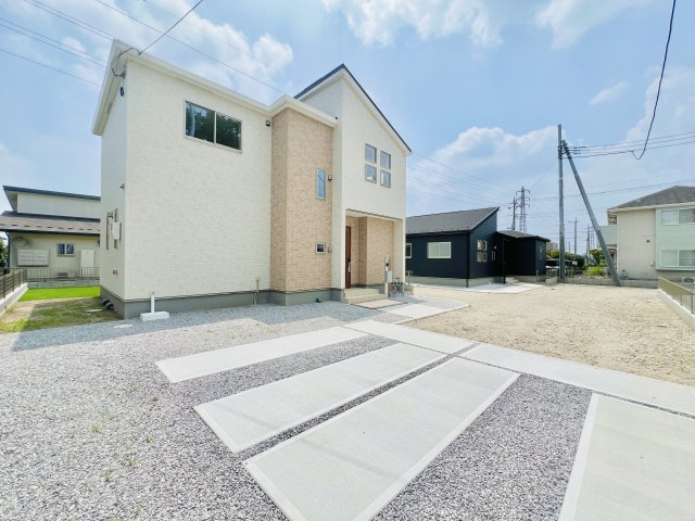 前橋市箱田町の前面道路含む現地写真|駐車スペース２台以上可♪車の通りも少なく駐車も楽々♪