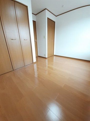 ポラリス壱番館の寝室|クローゼット付の洋室です☆