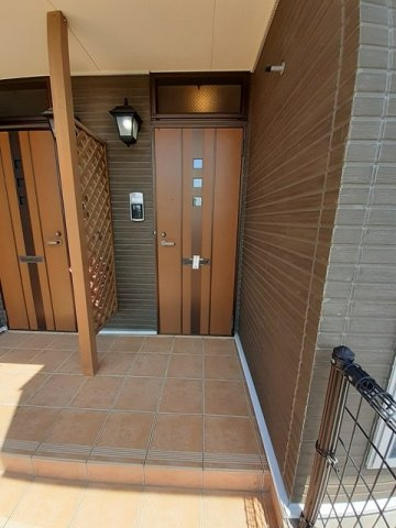 ピースフル・コートのエントランス|清潔なエントランスです♪