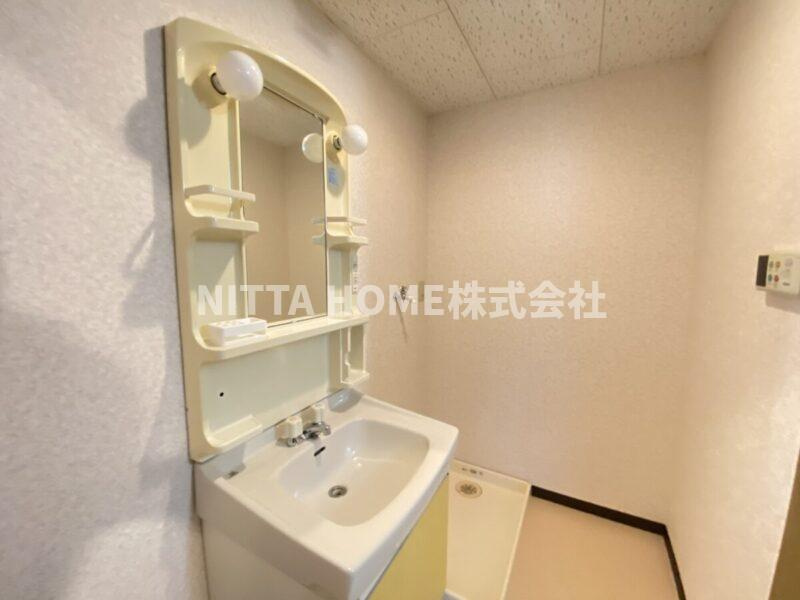ユーミー和田山の洗面所|シャワー付き洗面台で身支度はバッチリ◎
